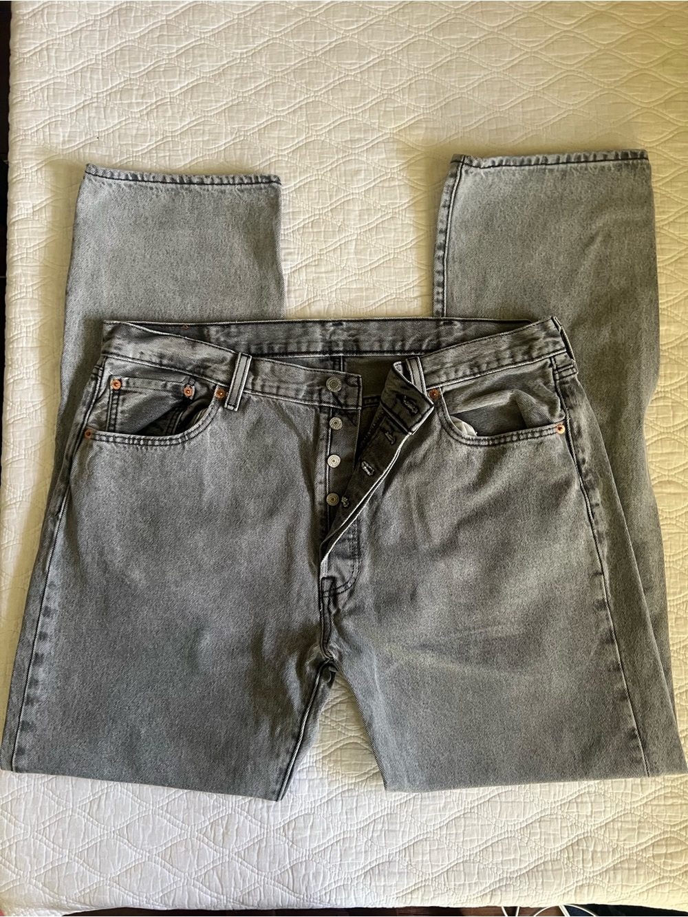 CLASSIC PREPPY Levi's Men's Straight Gray Button-Fly Jeans